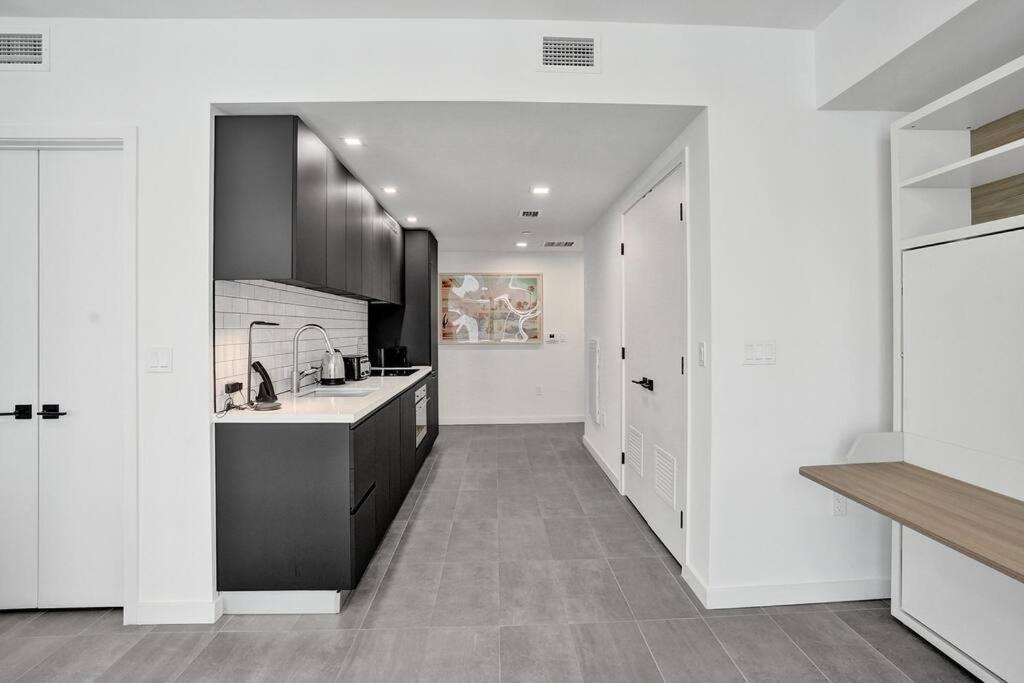 Miami High Town View 1610 Apartment Bagian luar foto